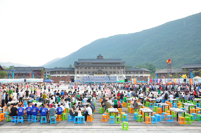 2019首届“献礼祖国 燃情道真”文化旅游季开幕