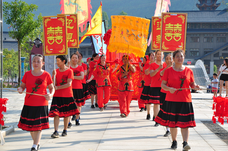 2019首届“献礼祖国 燃情道真”文化旅游季开幕