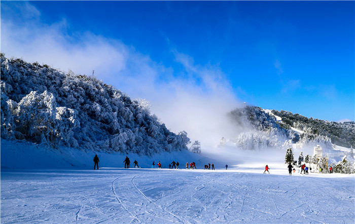 寄情人文山水 名家抒写贵州 冬季到贵州去滑雪 文旅 第2张