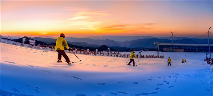 寄情人文山水 名家抒写贵州 冬季到贵州去滑雪 文旅 第3张
