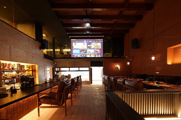 4 新山书屋餐酒区