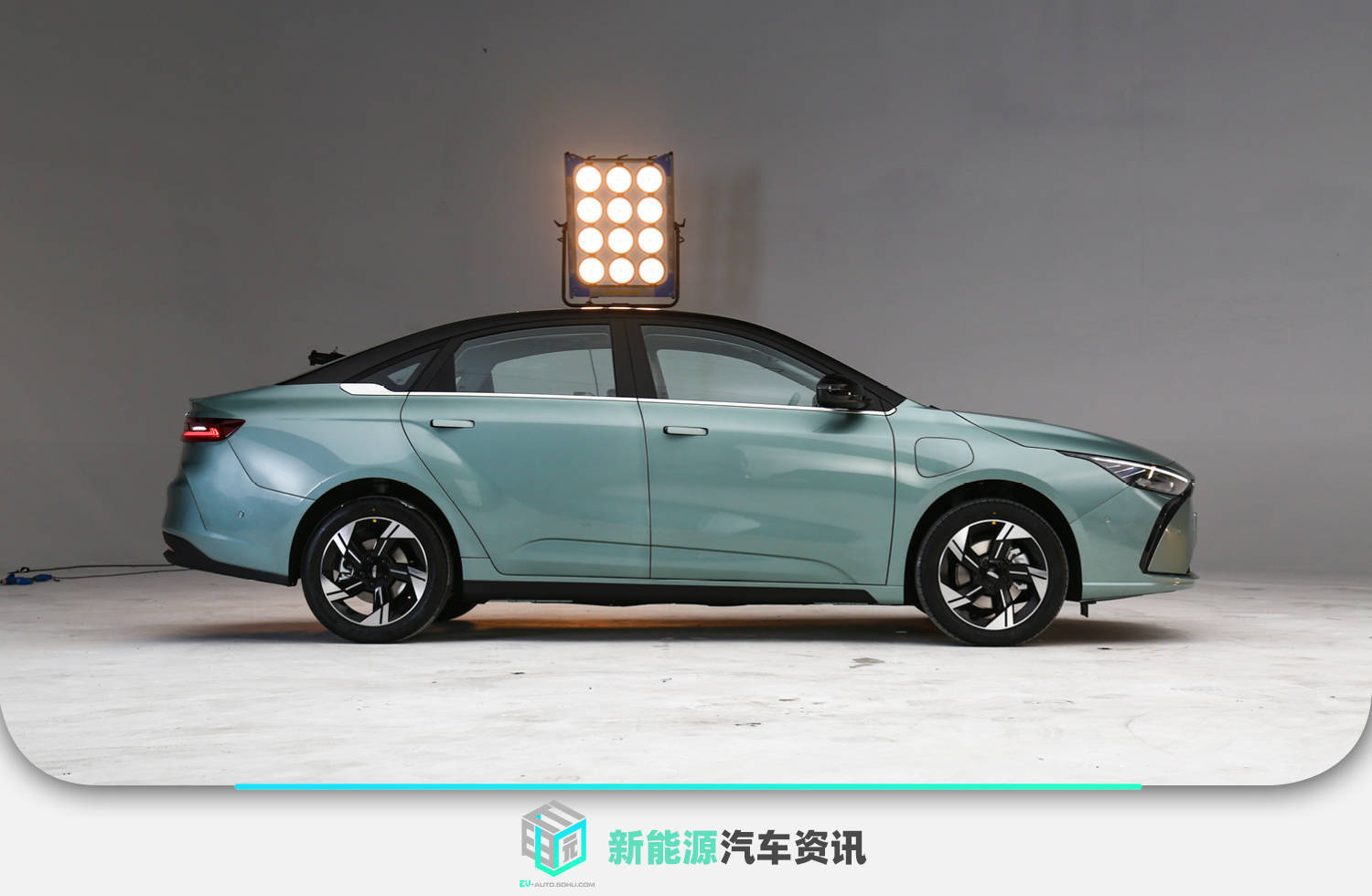 aa1dfb57e552453a8919ef7a94ced9e7