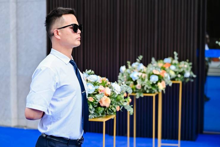 ab5e4c3e-826b-4479-add7-18d7006f4d9c